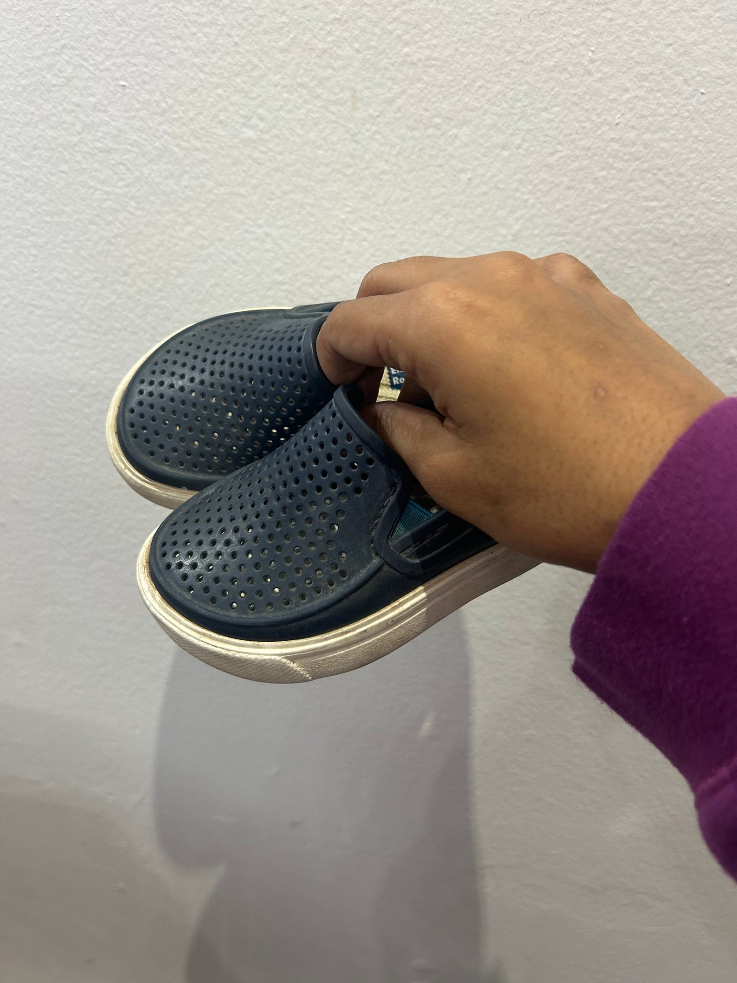 C8 Croc slip on shoes