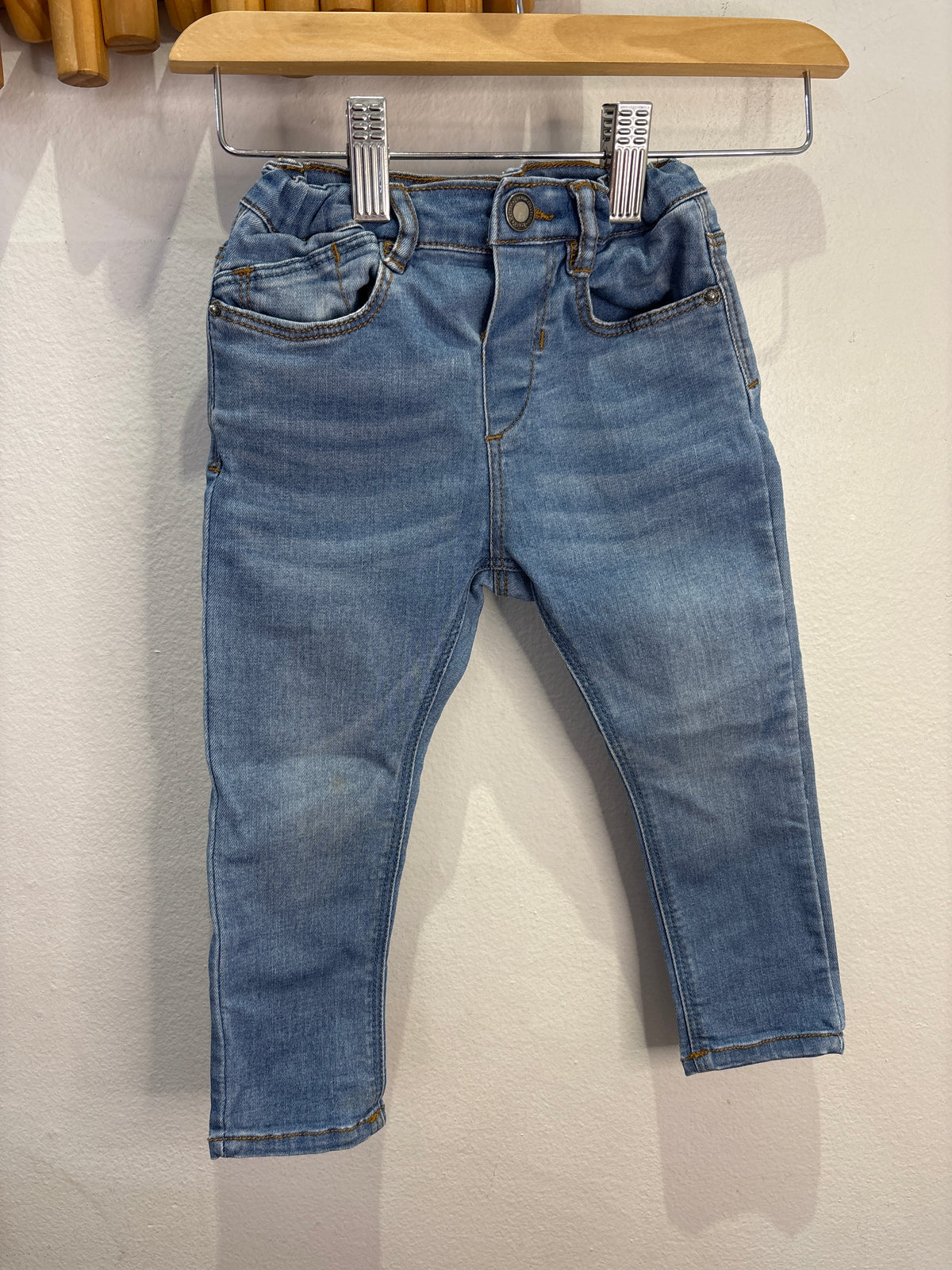 Stretchy light jeans 18-24m