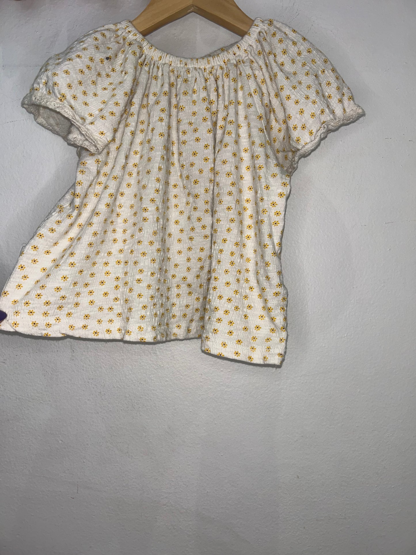 Little yellow flowers set 6y