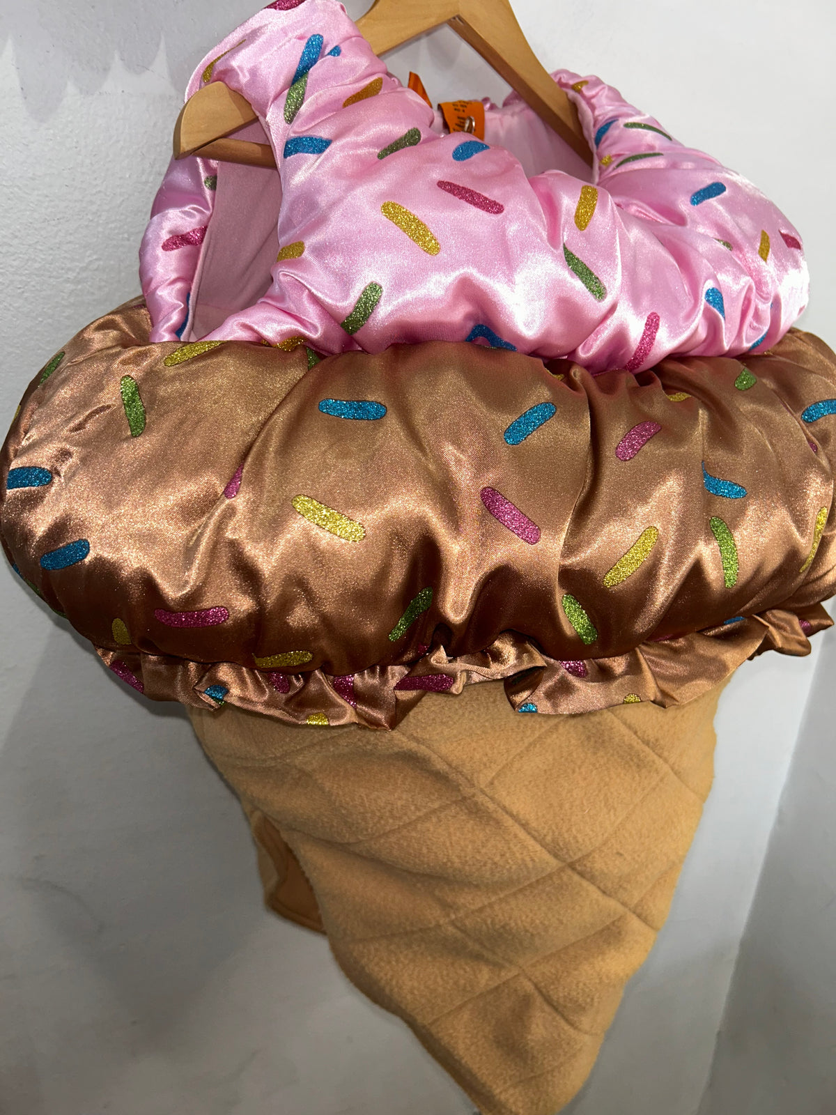 Cupcake costume 3-4y