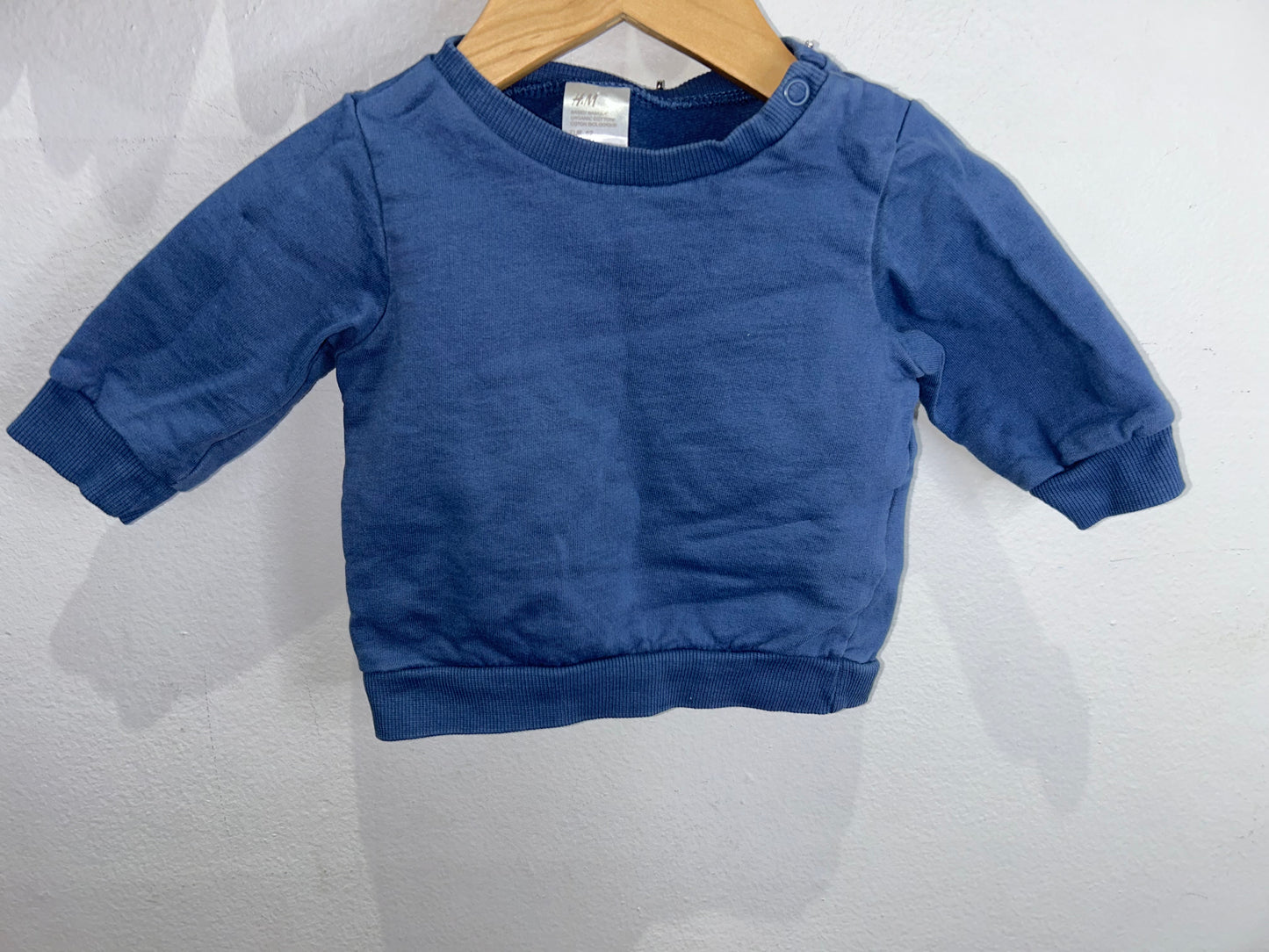 Blue pullover 2-4m