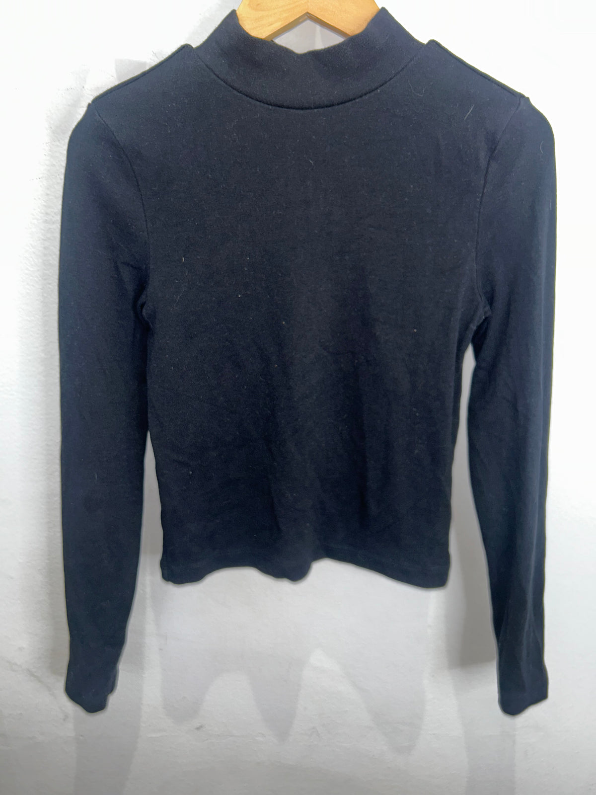 Black mockneck 8y
