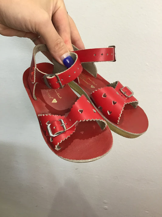 C9 red Saltwaters