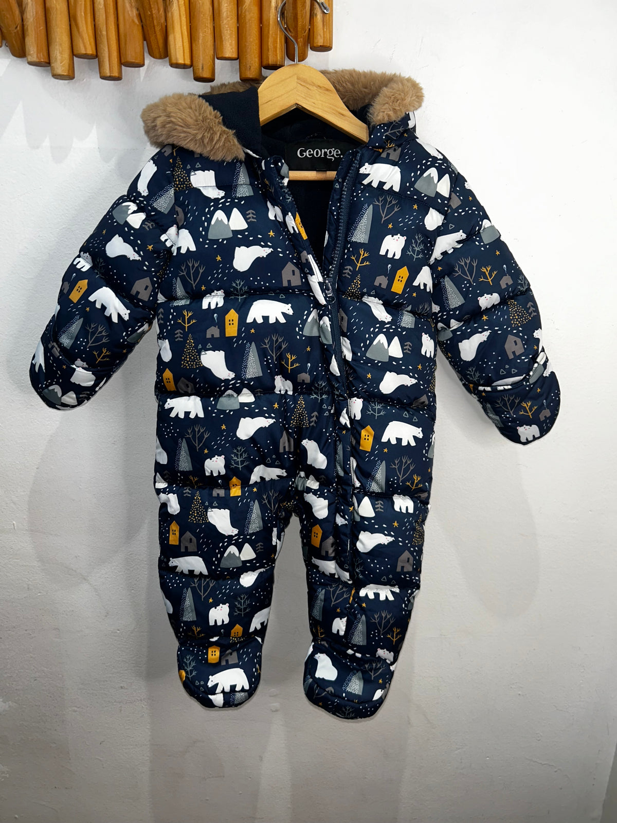 Polar bears snowsiut 3-6m