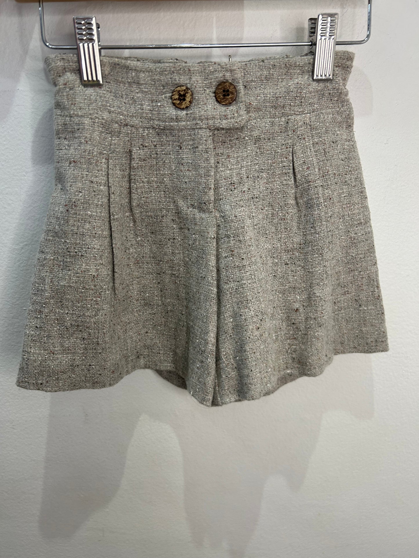 Beige dress shorts 3y