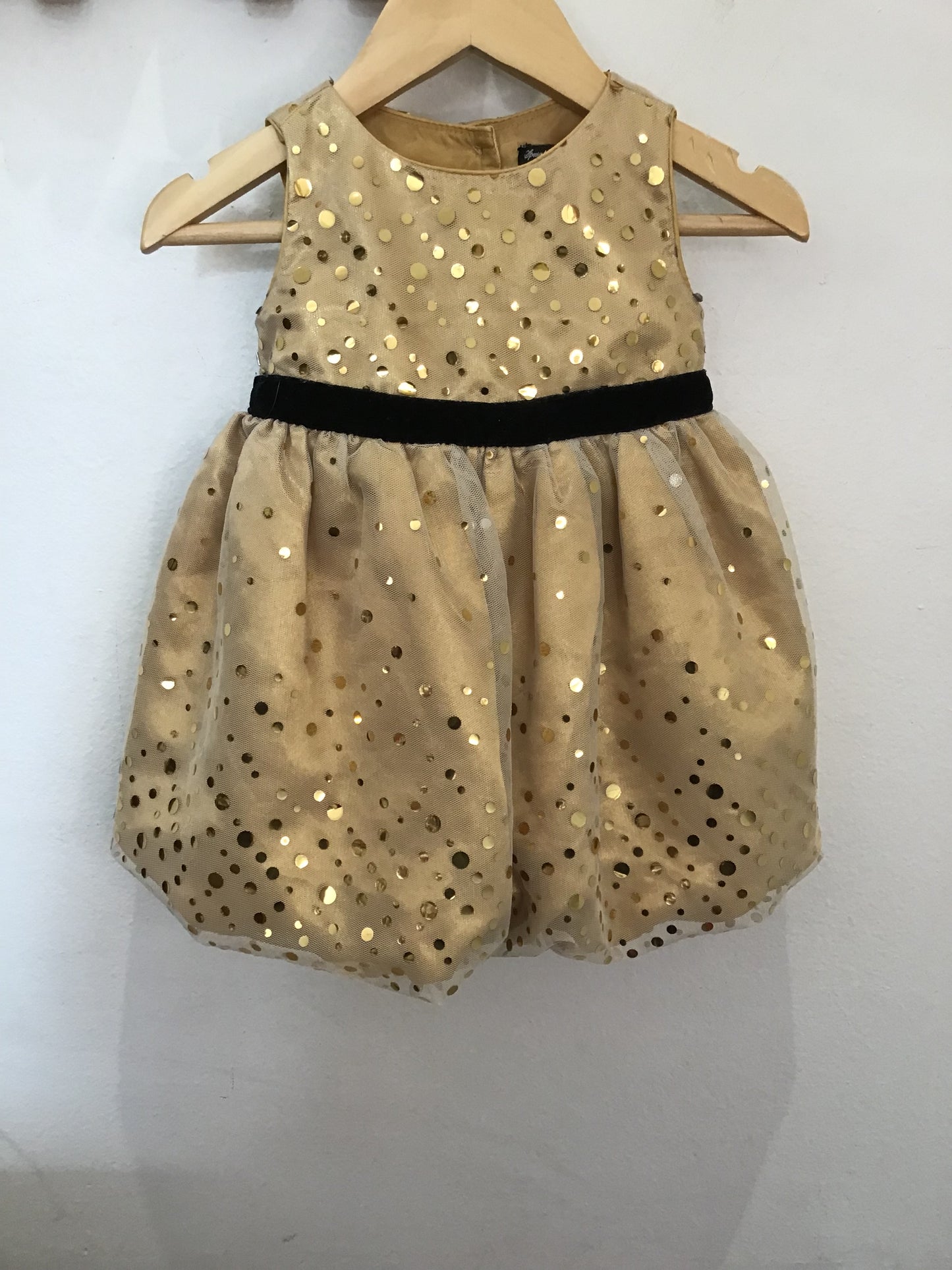 Gold fancy dress 12m