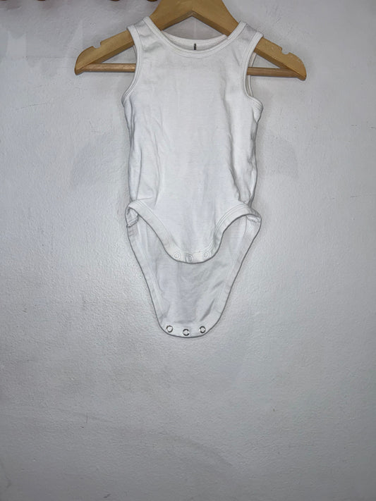 Sleeveless WhiteOnesie 4-6m