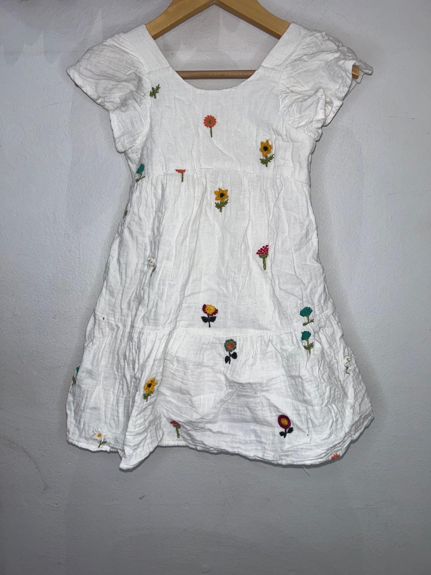 Colourful embroidery dress 4y