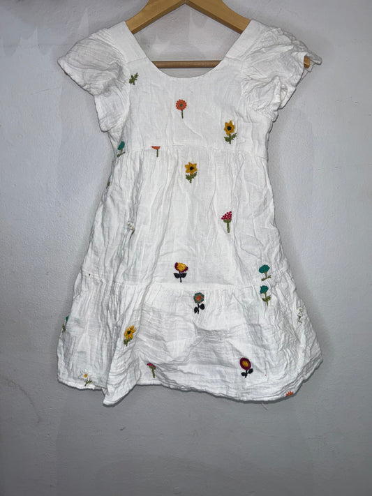 Colourful embroidery dress 4y