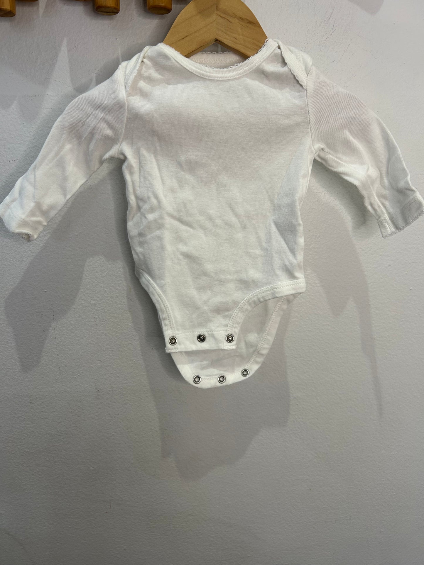 White lace neck onesie 3m