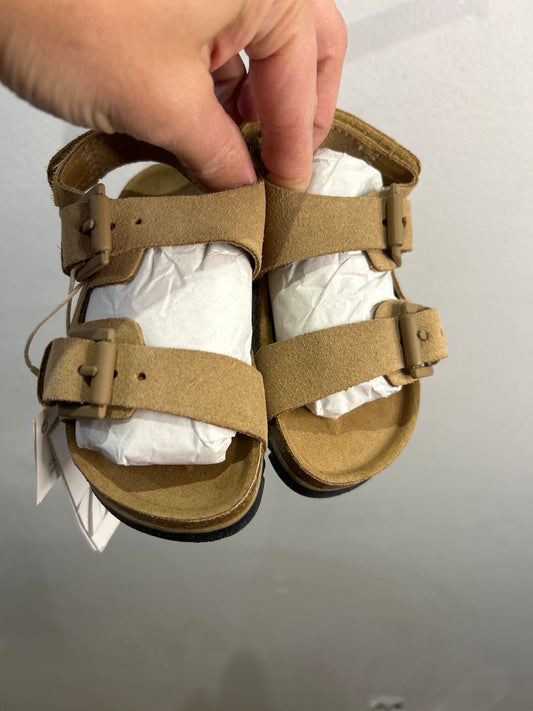 C7 beigesandals NEW