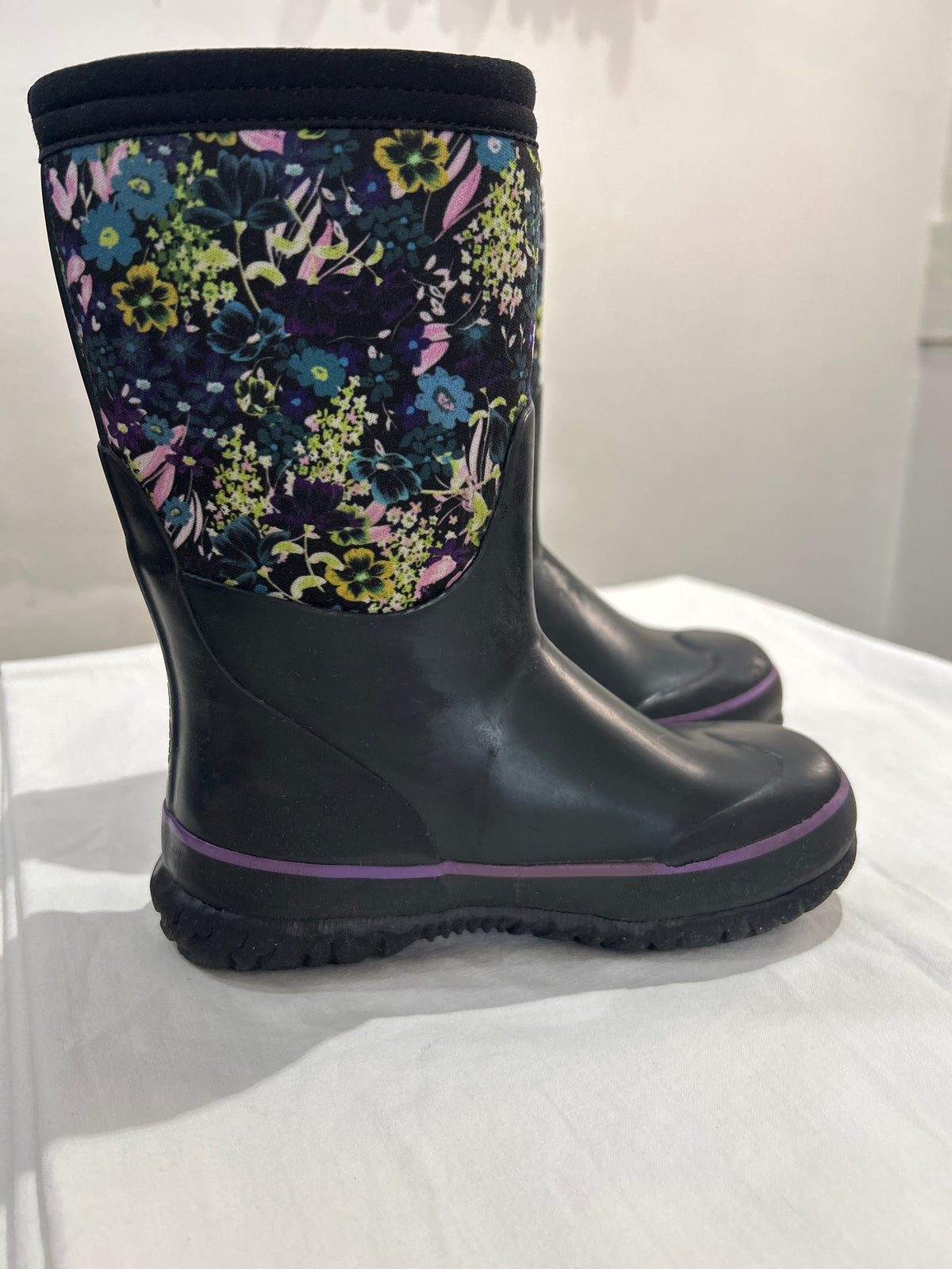 C12 floral Bogs