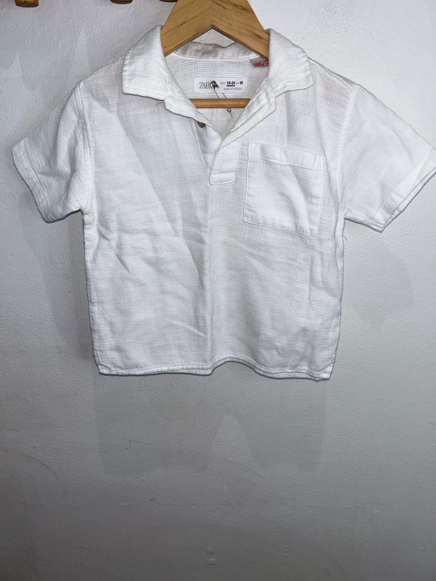White texture polo 18-24m