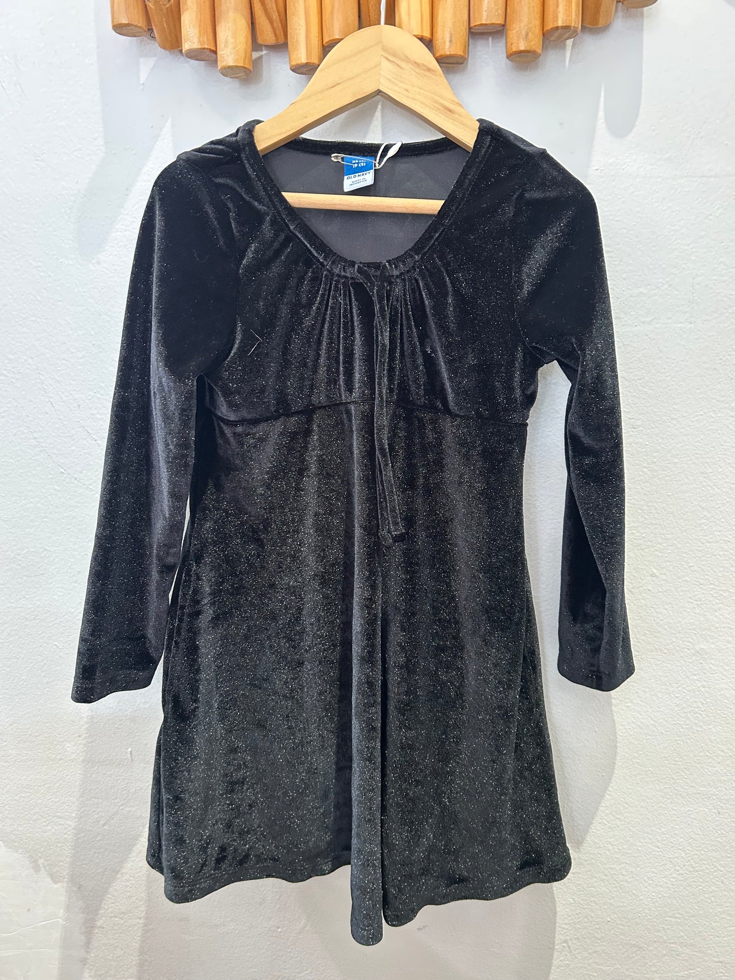 Black velvet dress 5y