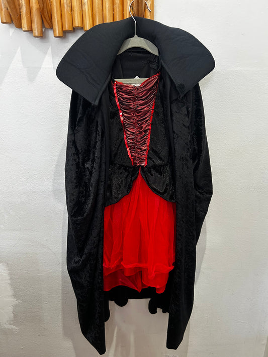 Vampire costume with cape 8-10y