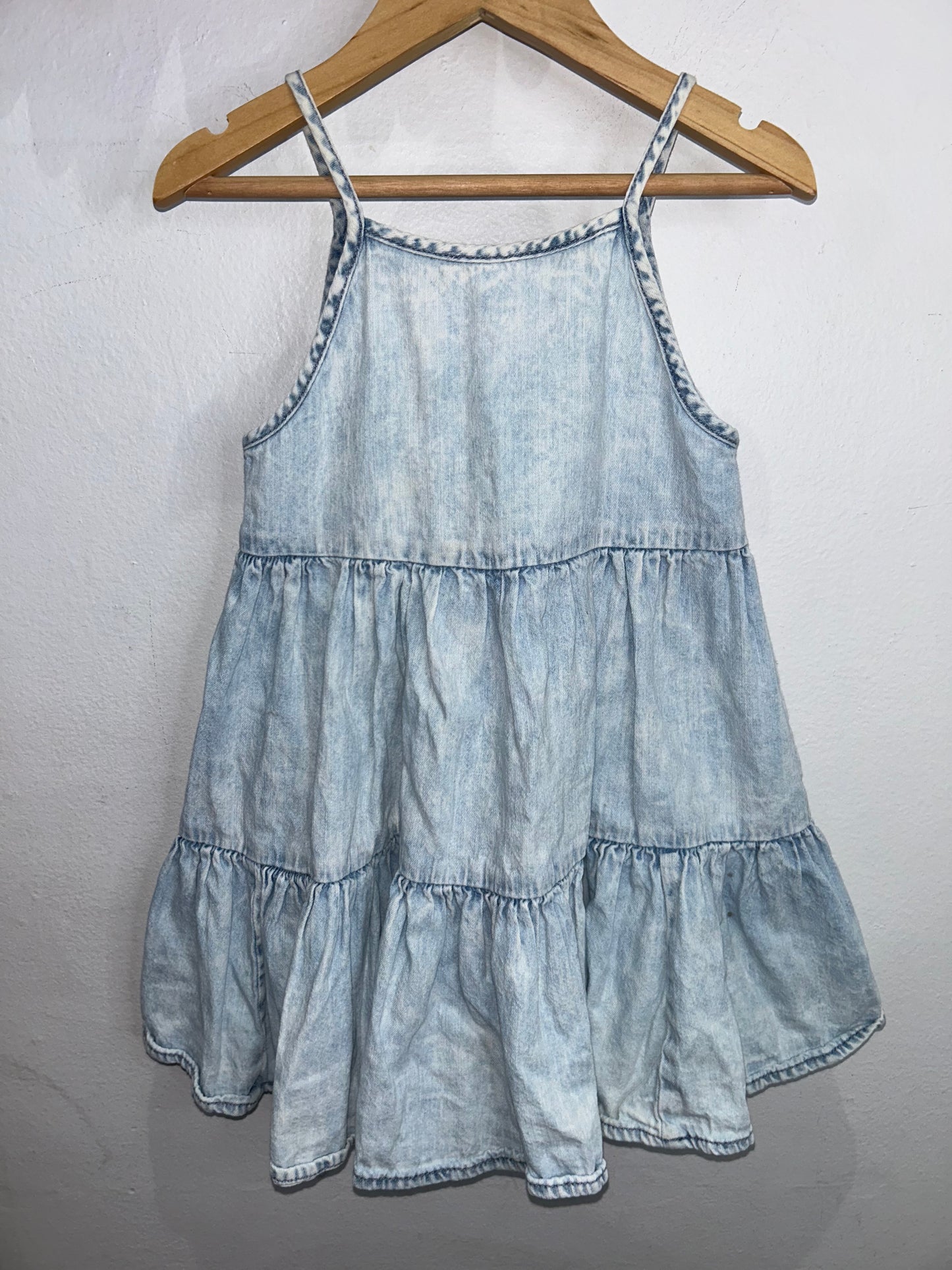 Lightwash denim dress 3-4y