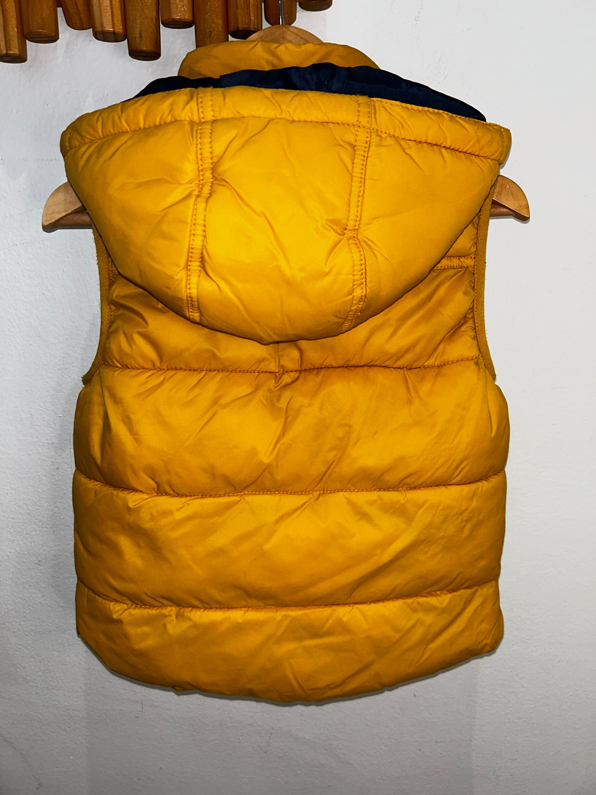 Yellow puffer vest 4-5y