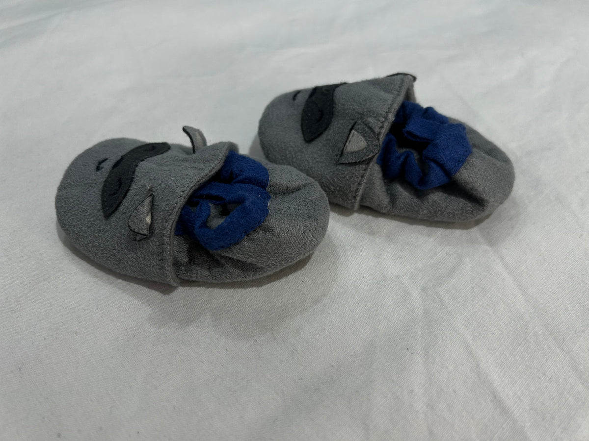 Navy racoon soft soles 0-6m