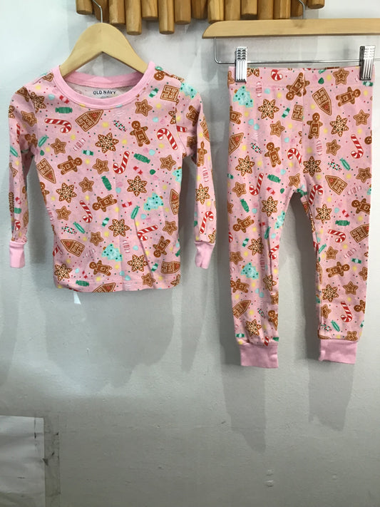 Pyjamas gingerbread house 3y
