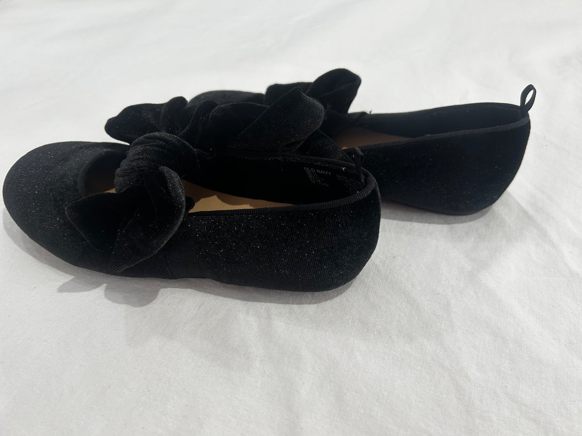 C11 black velvet bow shoes