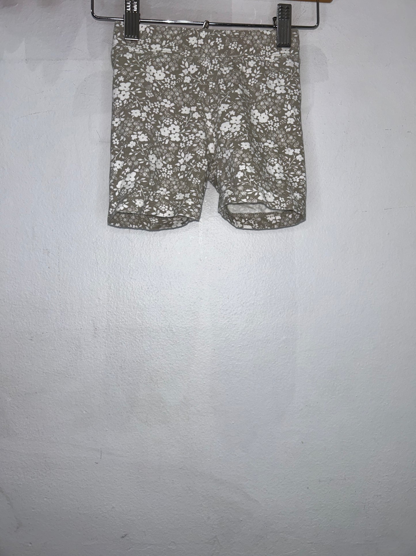 Jamie Kay grey floral bike shorts 4y