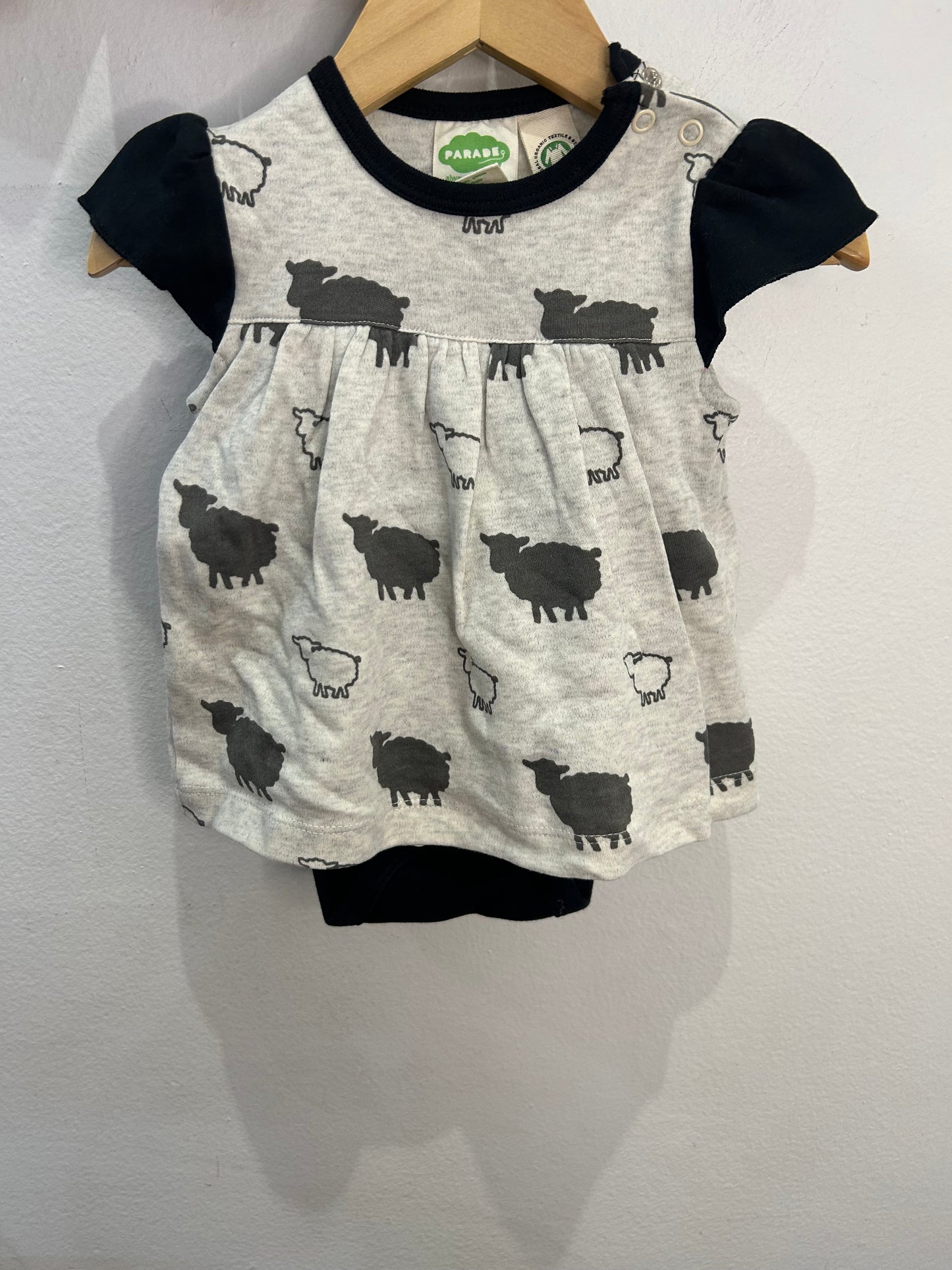 Parade Organics sheep dress 3-6m