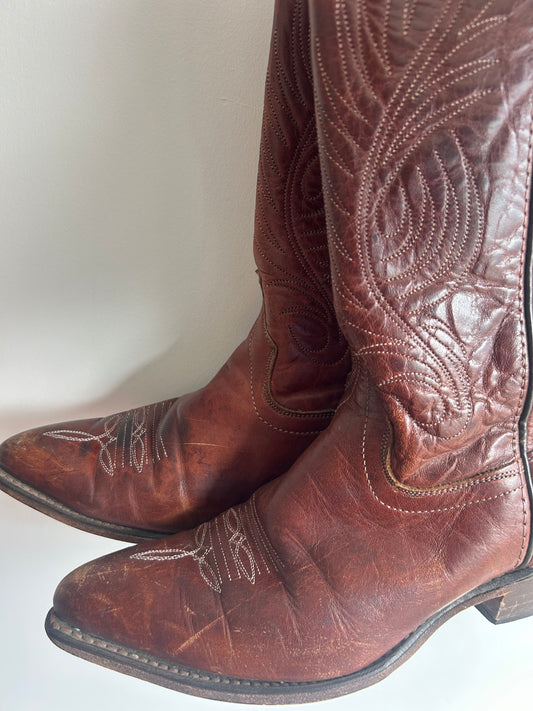 Brown cowboy boots 7.5M