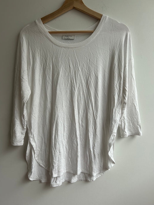 White lounge tee S