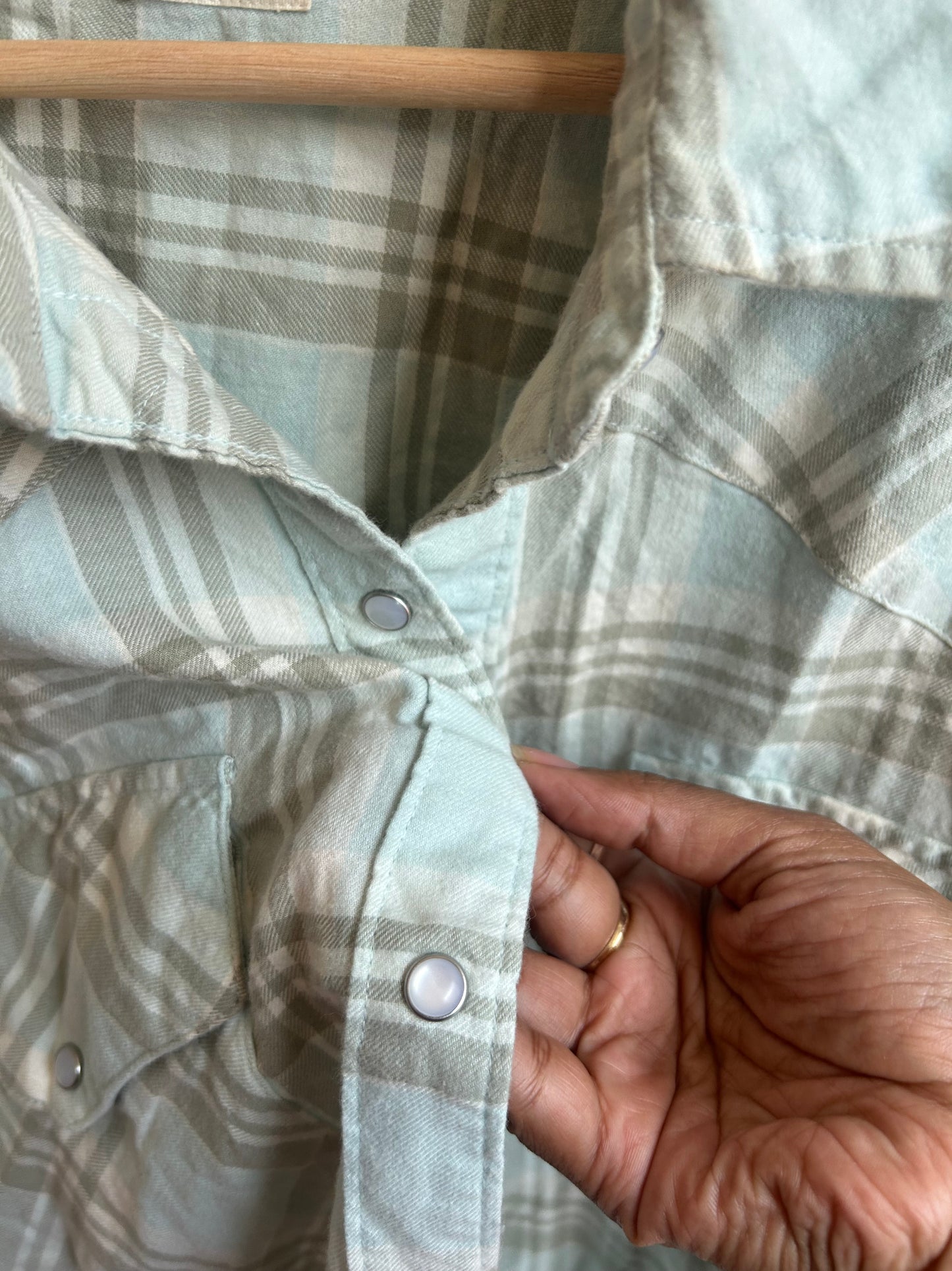 Pear button checkered shirt XL (mens)