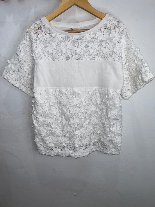 White lacy tee 10y