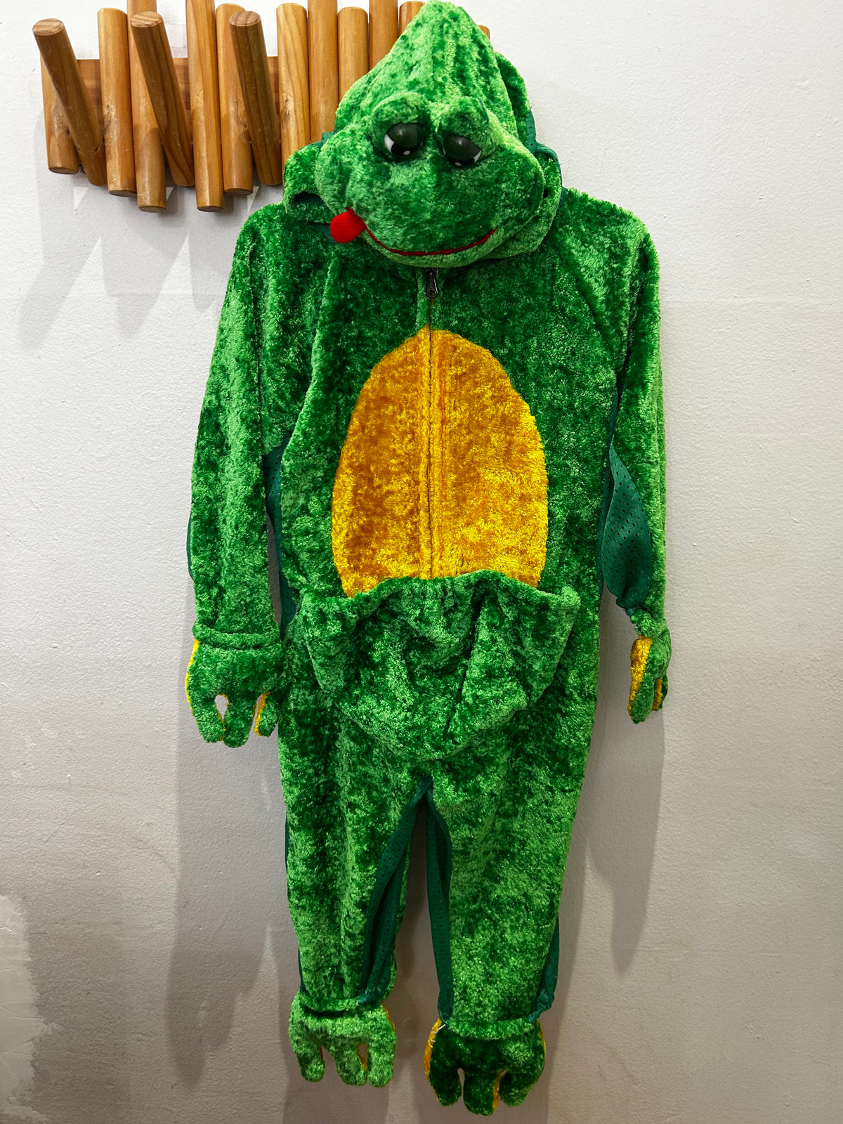 Frog costume 4-5y