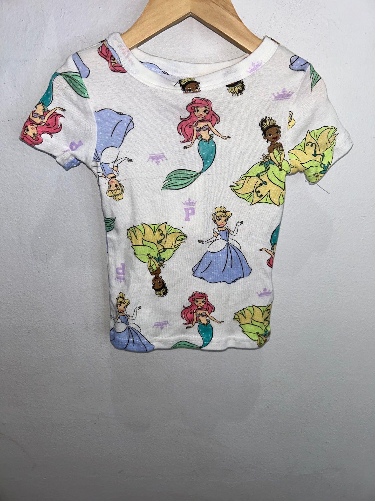 Princesses pyjamas 2y