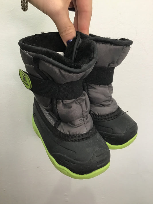 C8 Kamik grey and green snowboots
