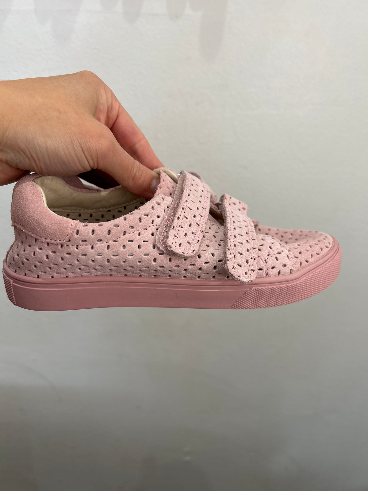 Y3 pink Akid shoes