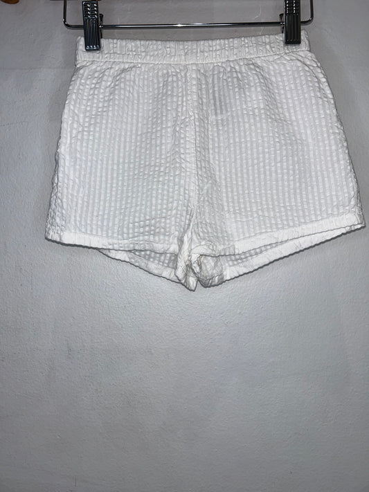 White textured shorts 18-24m