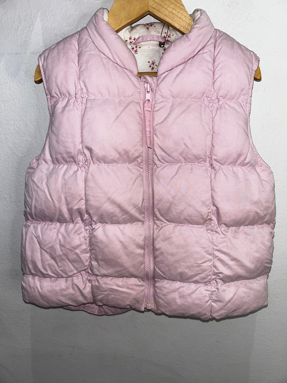 Light pink patterened vest 2-3y
