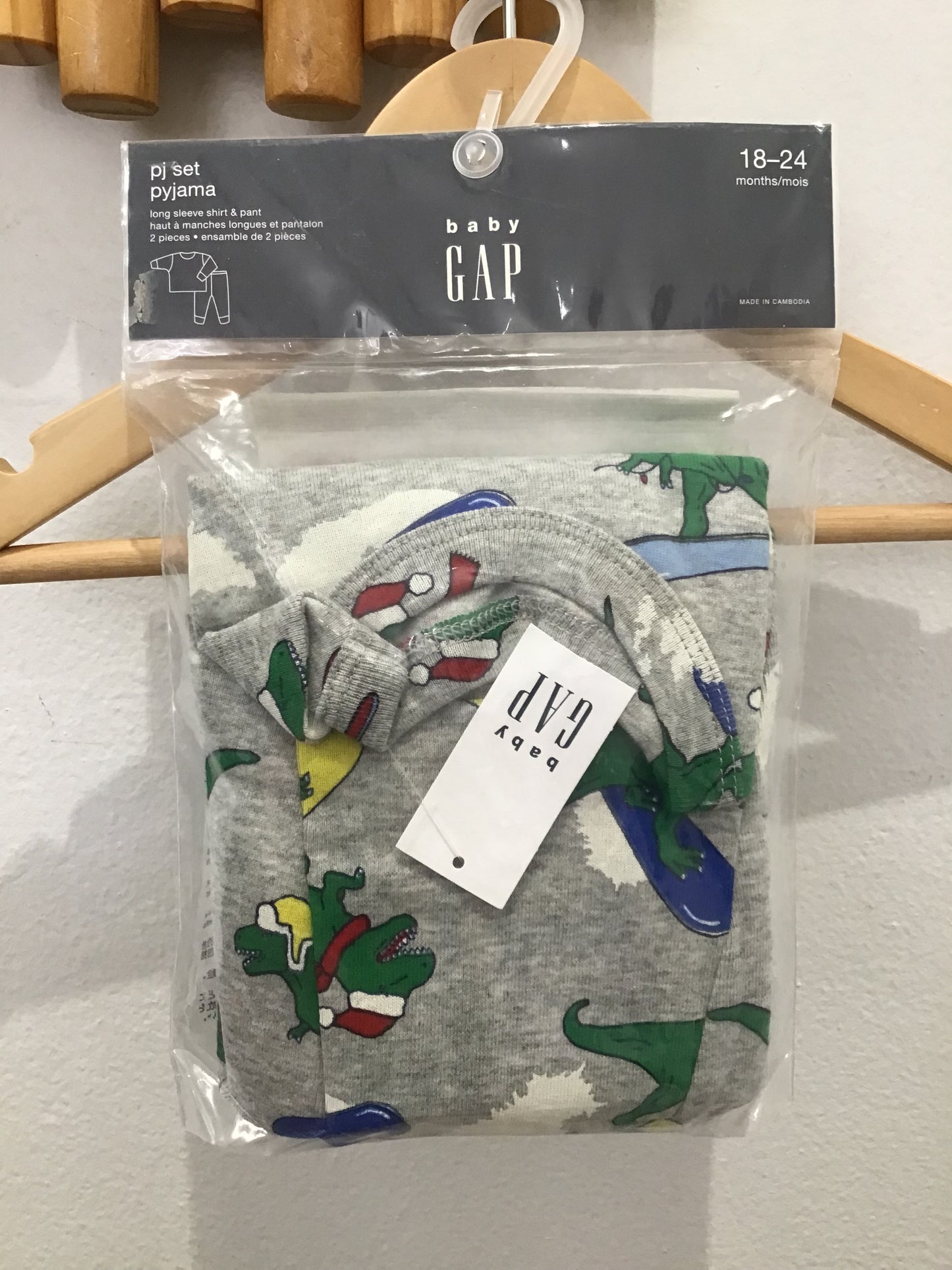 Surfing dinos Xmas pyjamas 18-24m NEW