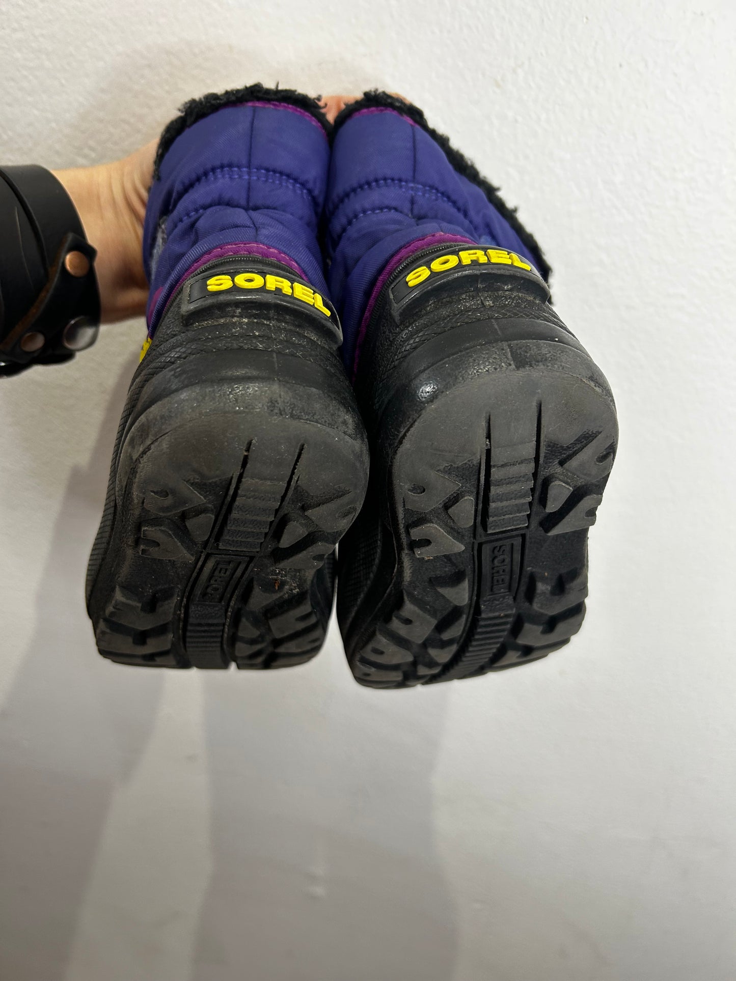 C8 purple and black Sorels