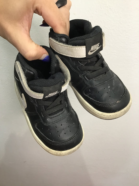 C7 Nike black high courts