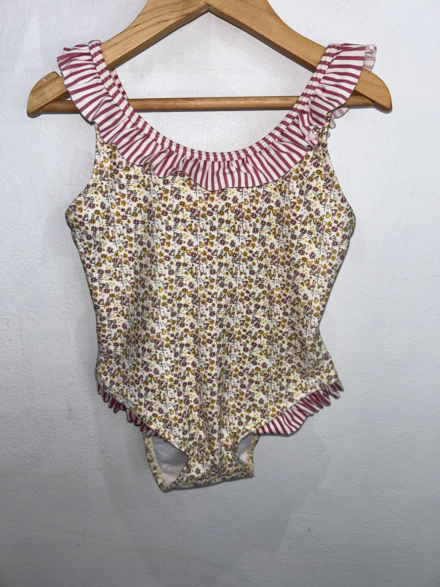 Floral swimsuit stripe details 3y