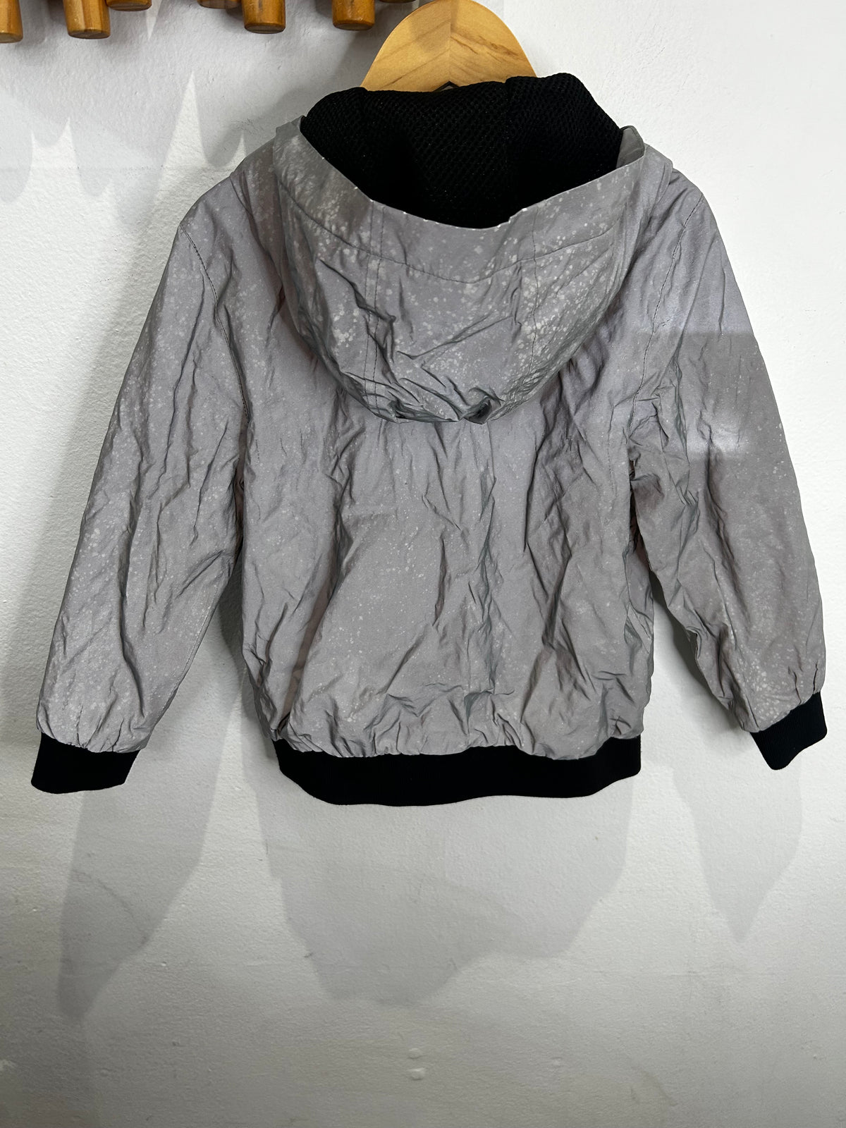 Silver lightweight jacket 4-5y B*
