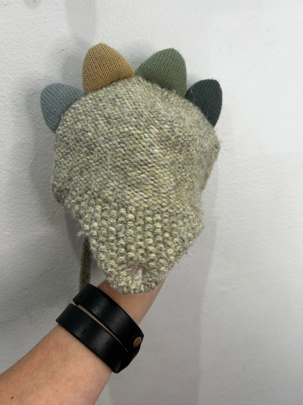 Dino hat and mitts set 0-6m