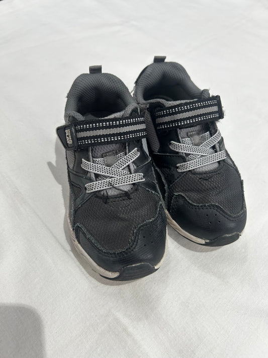 C8.5 Stride Rite grey runners