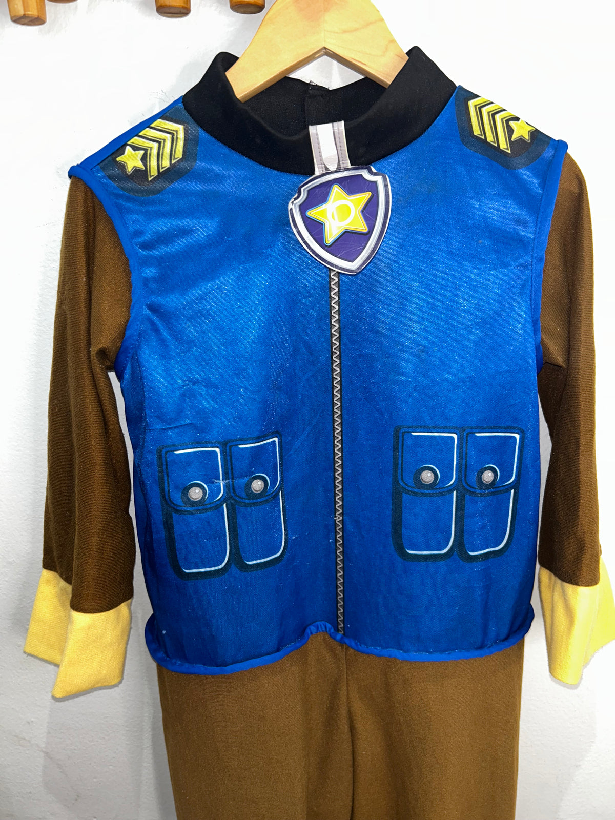 Chase (paw patrol) costume 4-6y