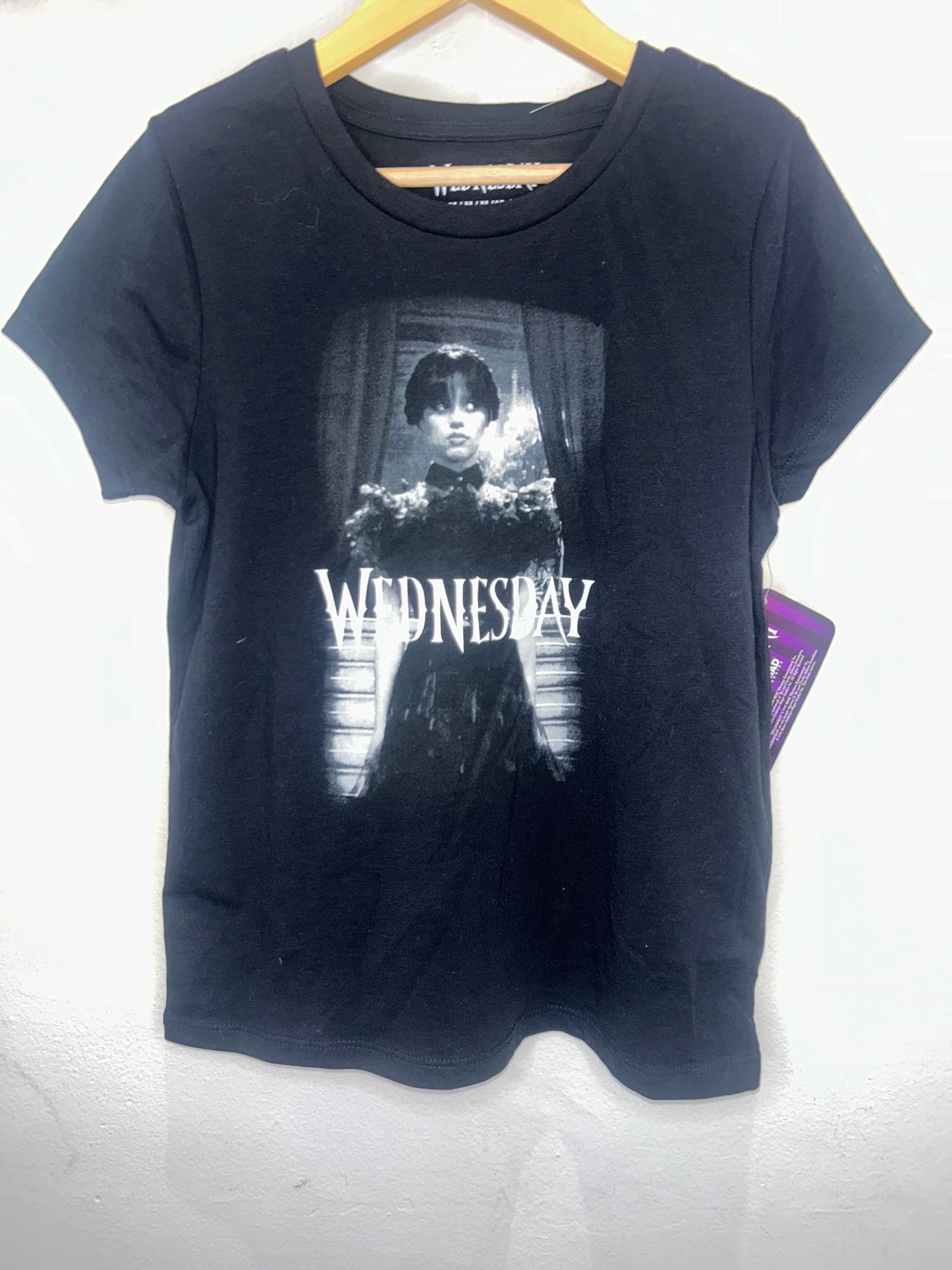 Wednesday tee 10-12y NEW