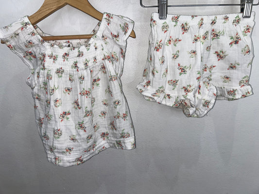 White flowers shorty set 3y