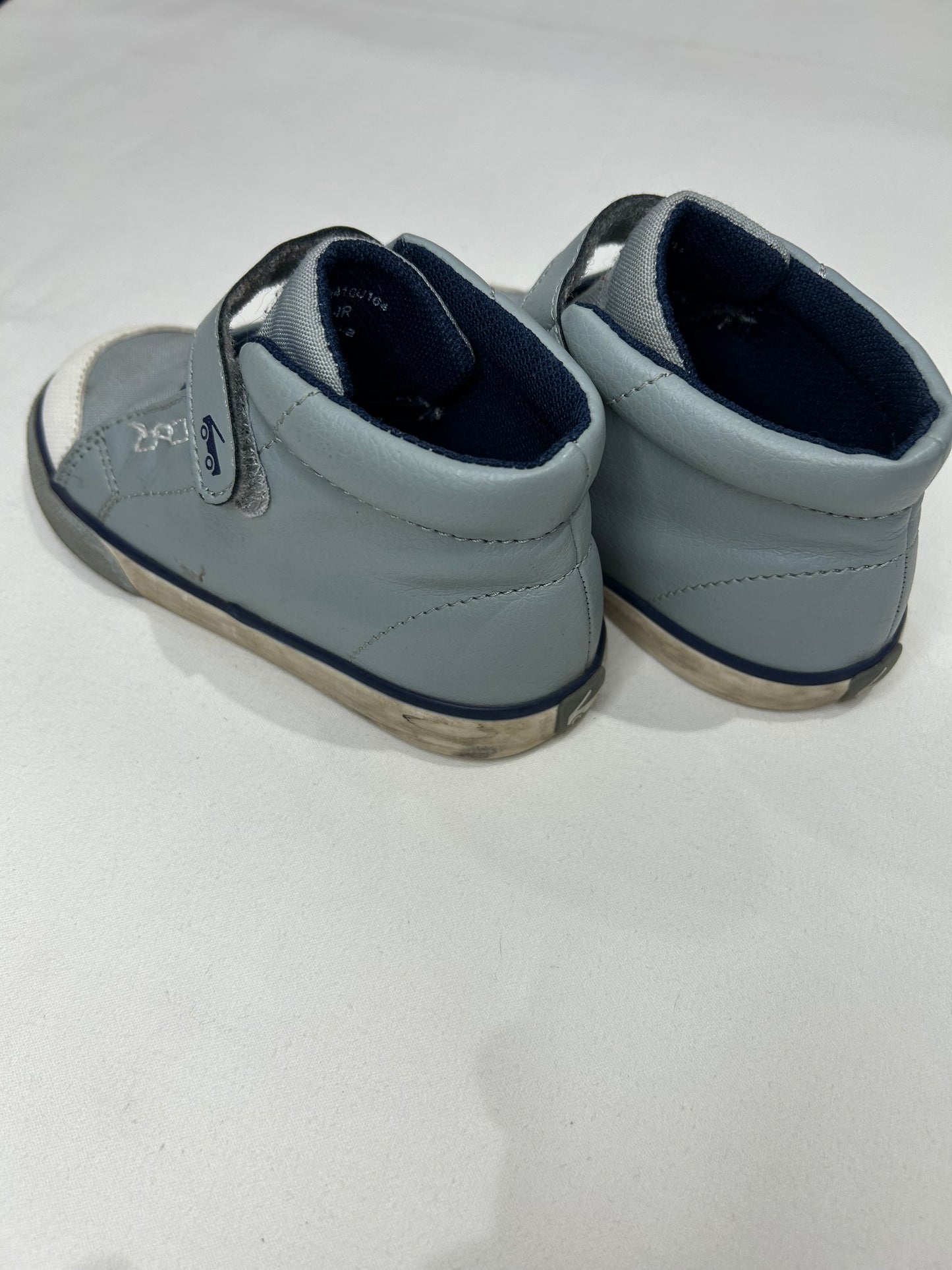 C11 See Kai Run leather shoes
