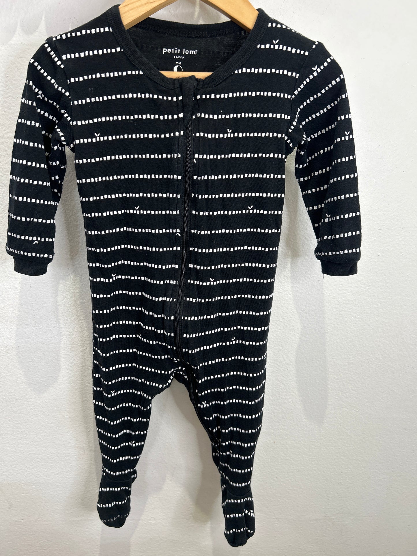Black print sleeper 9m