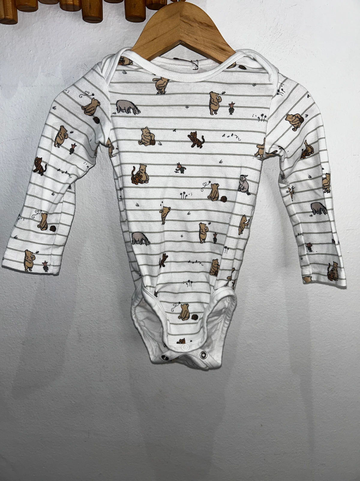 Pooh & Tiger onesie 6-9m