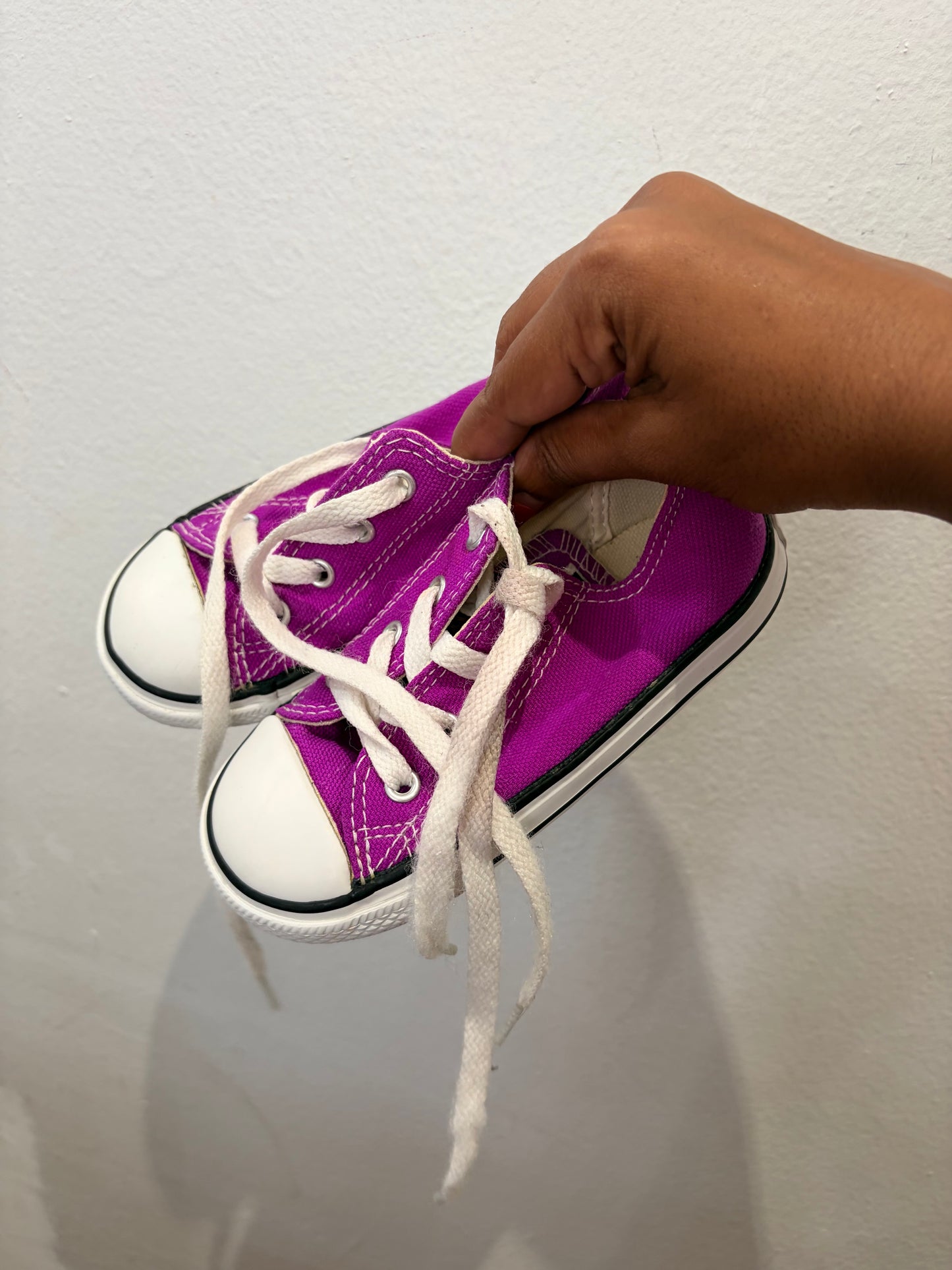 C8 magenta Converse